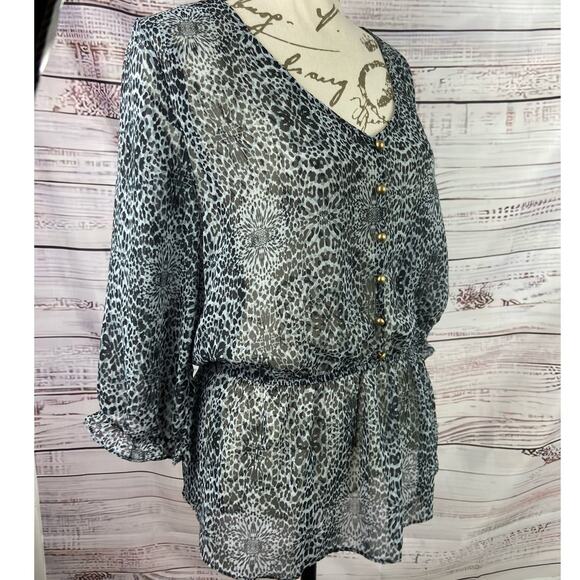 Paisley and Ivy Animal Print Top Womens M Cinched Waist Cuff Chiffon 3/4 Sleeve - Picture 2 of 10